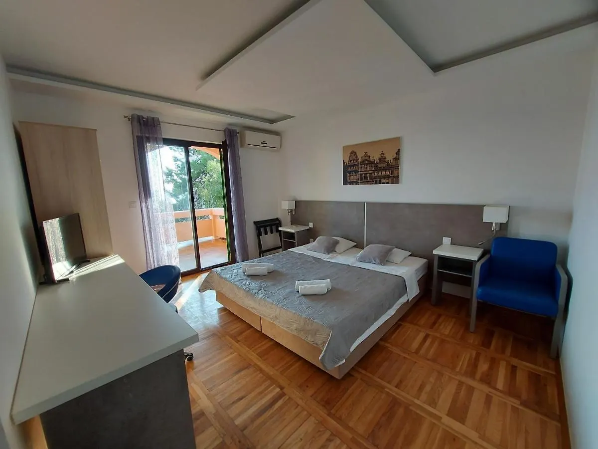 Villa Matea - Vir Apartman